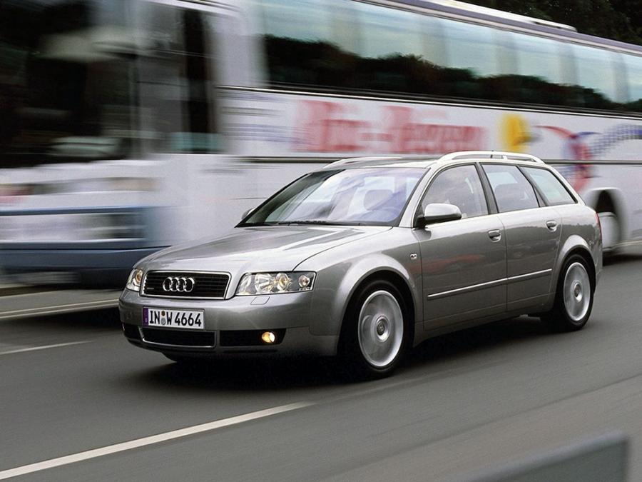  Audi A4 3.0 Quattro Avant (B6,8E) 2001 года  (фото 4 из 16)